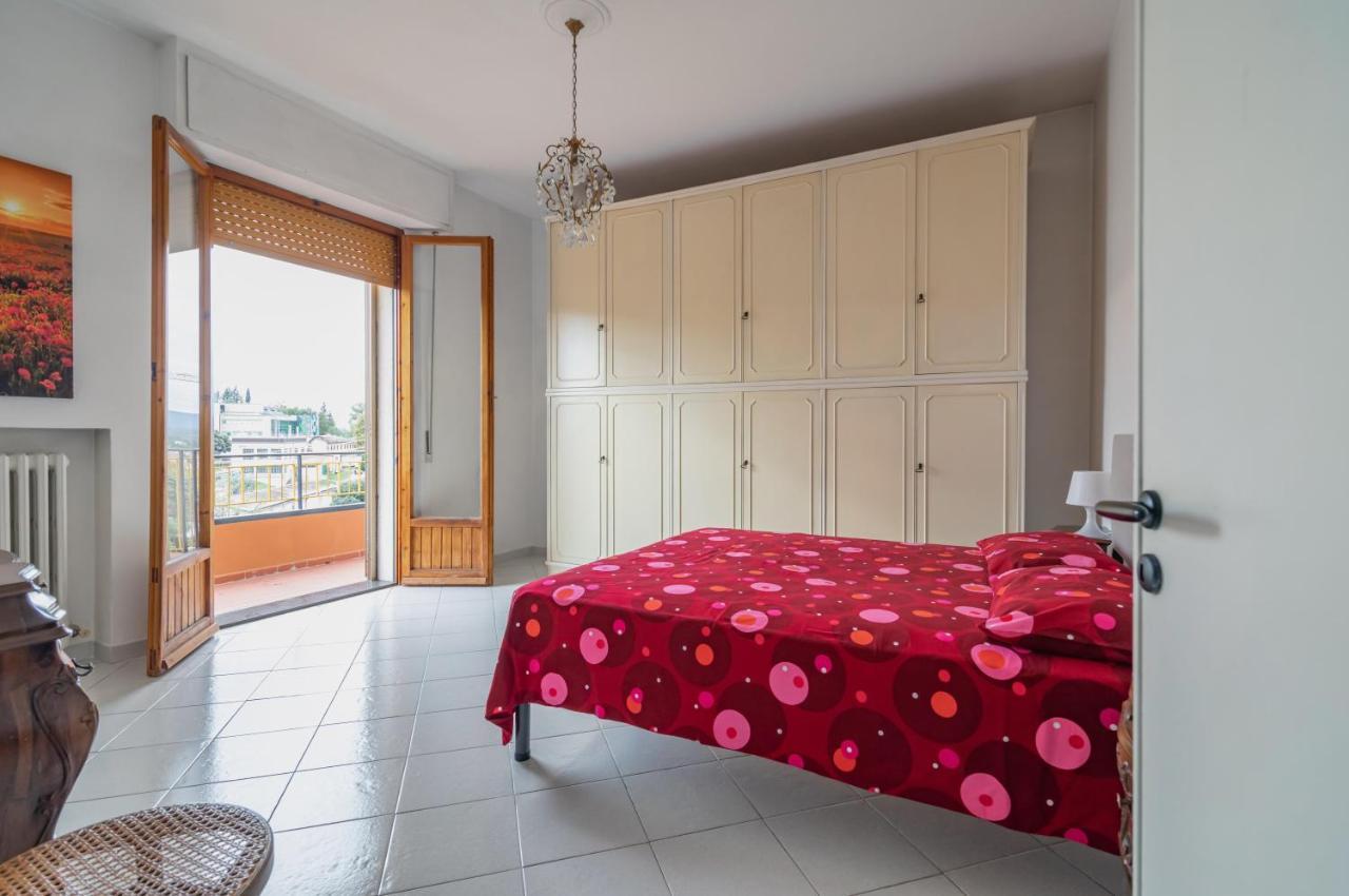 Ferienwohnung Comfy Flat Steps Away From Siena Station! Exterior foto