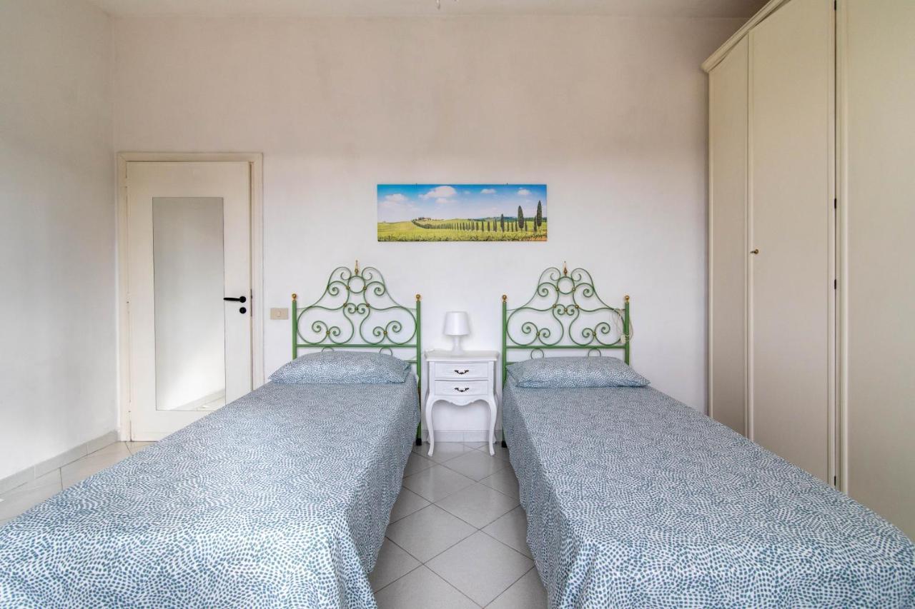 Ferienwohnung Comfy Flat Steps Away From Siena Station! Exterior foto